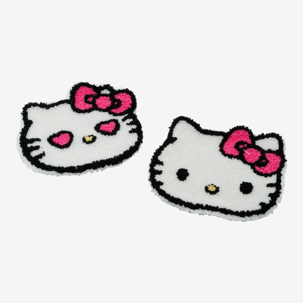 - 🆕 Hello Kitty 2 Knit Coaster Set